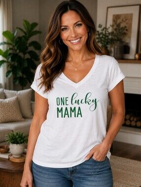 Women's XL Lucky mama V-neck Tee
